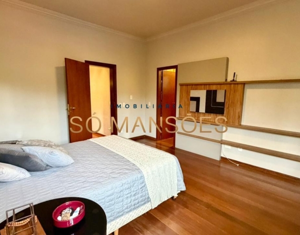 CASA DE 439M² À VENDA NO BOSQUE DA RIBEIRA.