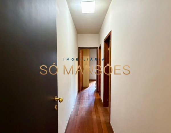 CASA DE 439M² À VENDA NO BOSQUE DA RIBEIRA.