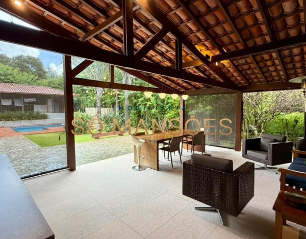 CASA DE 439M² À VENDA NO BOSQUE DA RIBEIRA.