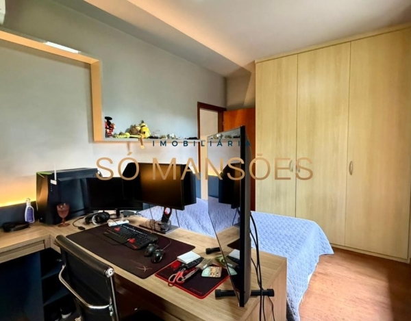 CASA DE 439M² À VENDA NO BOSQUE DA RIBEIRA.