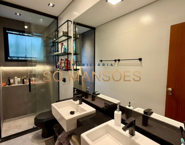 CASA DE 439M² À VENDA NO BOSQUE DA RIBEIRA.