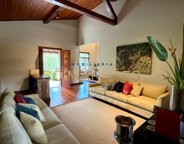 CASA DE 439M² À VENDA NO BOSQUE DA RIBEIRA.