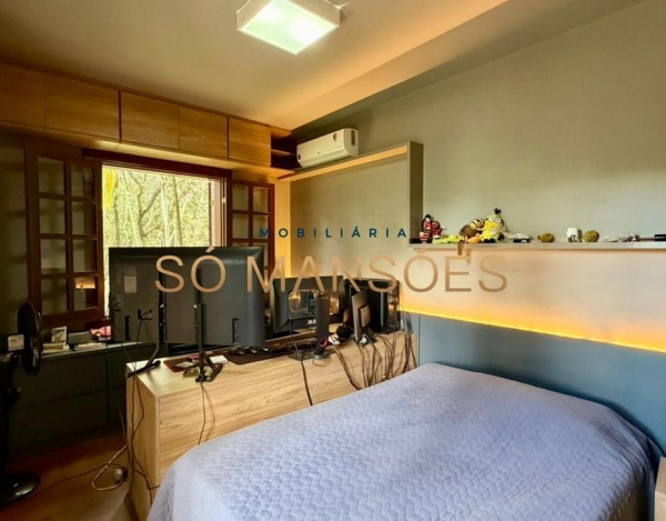 CASA DE 439M² À VENDA NO BOSQUE DA RIBEIRA.