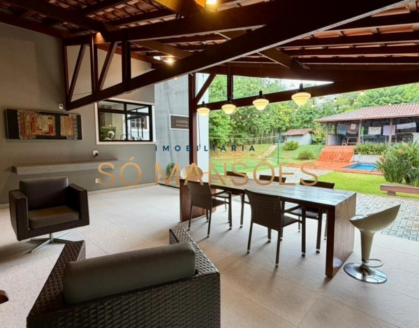 CASA DE 439M² À VENDA NO BOSQUE DA RIBEIRA.