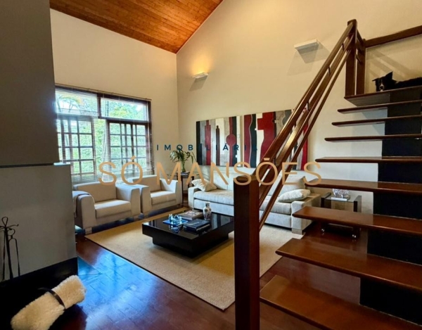 CASA DE 439M² À VENDA NO BOSQUE DA RIBEIRA.