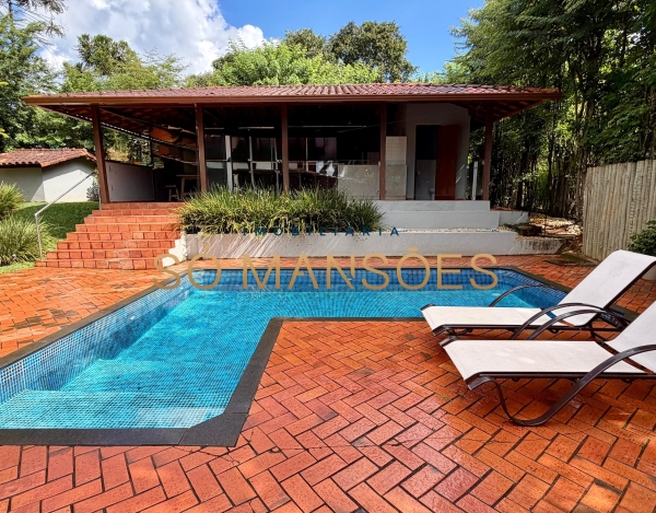 CASA DE 439M² À VENDA NO BOSQUE DA RIBEIRA.