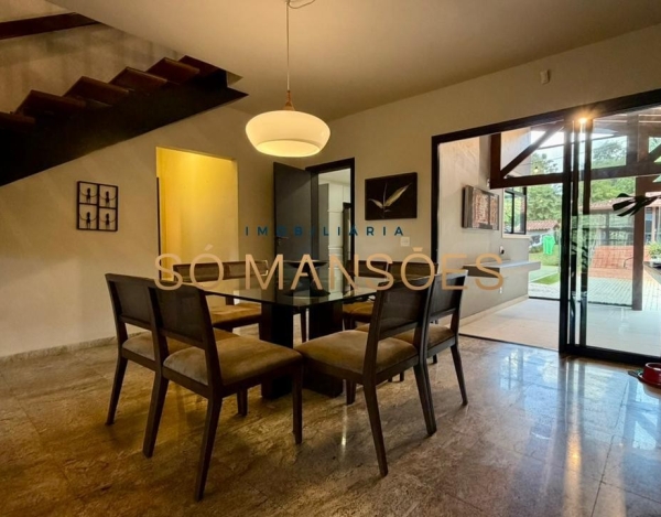 CASA DE 439M² À VENDA NO BOSQUE DA RIBEIRA.