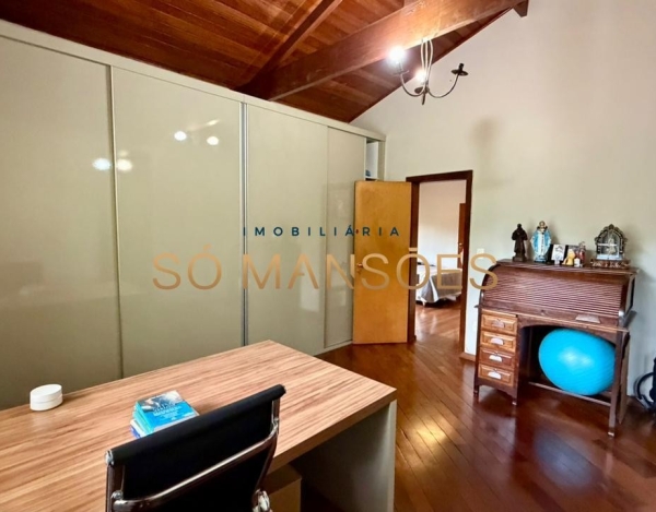 CASA DE 439M² À VENDA NO BOSQUE DA RIBEIRA.