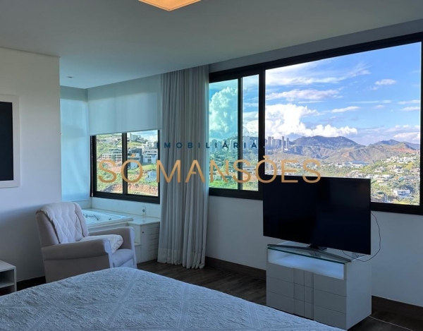 CASA DE 409M² À VENDA NO VILA ALPINA.