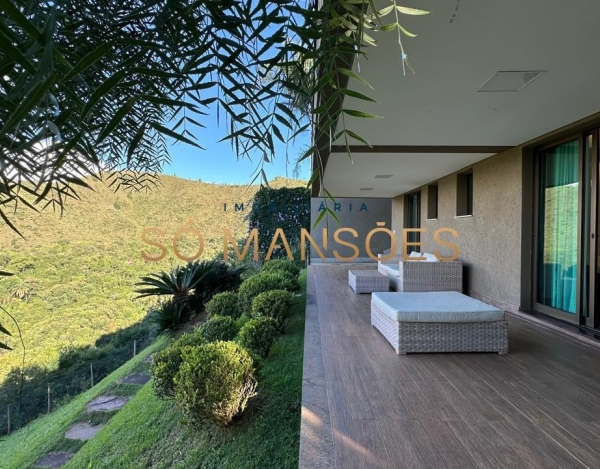 CASA DE 409M² À VENDA NO VILA ALPINA.