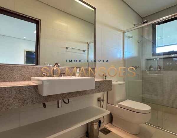 CASA DE 409M² À VENDA NO VILA ALPINA.