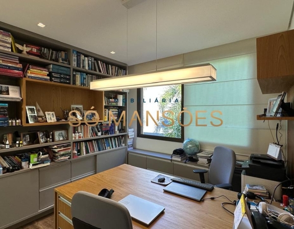 CASA DE 409M² À VENDA NO VILA ALPINA.