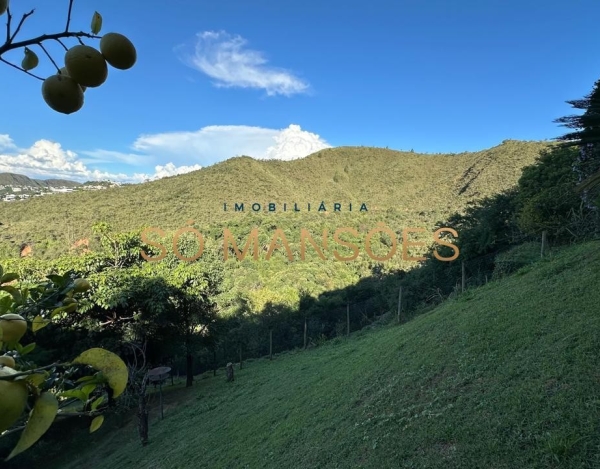 CASA DE 409M² À VENDA NO VILA ALPINA.