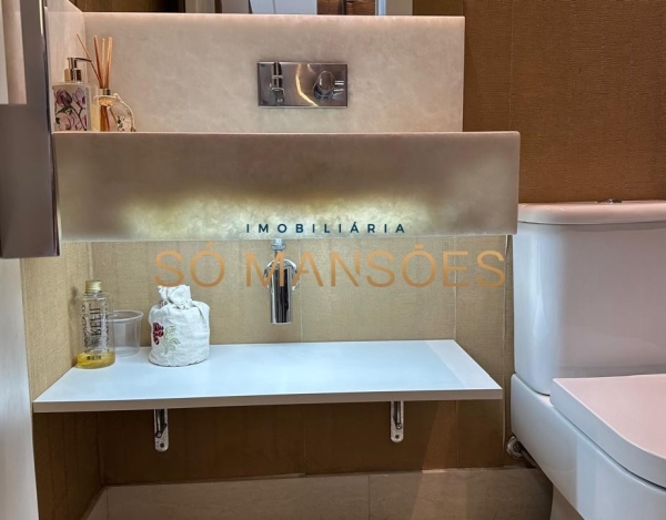 CASA DE 409M² À VENDA NO VILA ALPINA.