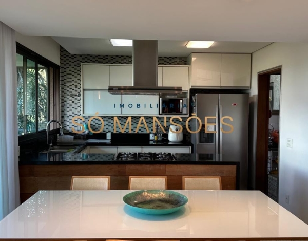 CASA DE 409M² À VENDA NO VILA ALPINA.