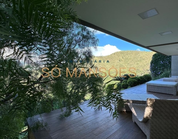 CASA DE 409M² À VENDA NO VILA ALPINA.