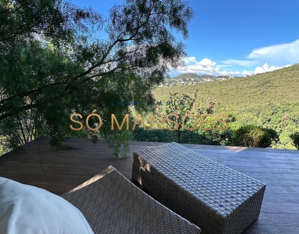 CASA DE 409M² À VENDA NO VILA ALPINA.