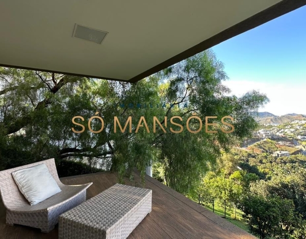 CASA DE 409M² À VENDA NO VILA ALPINA.