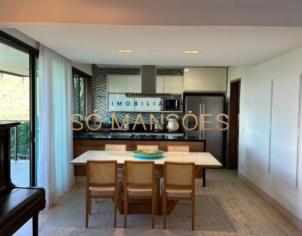 CASA DE 409M² À VENDA NO VILA ALPINA.