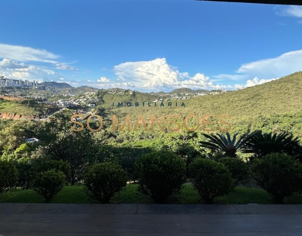 CASA DE 409M² À VENDA NO VILA ALPINA.