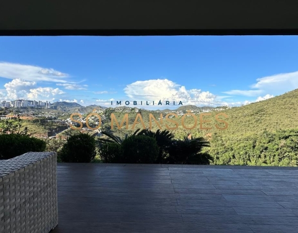 CASA DE 409M² À VENDA NO VILA ALPINA.