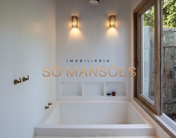 CASA DE 779M² À VENDA NO ALTOS DE TRANCOSO – 6 SUÍTES, MOBILIADA E EM TERRENO DE 2.460M².