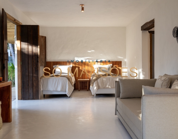 CASA DE 779M² À VENDA NO ALTOS DE TRANCOSO – 6 SUÍTES, MOBILIADA E EM TERRENO DE 2.460M².