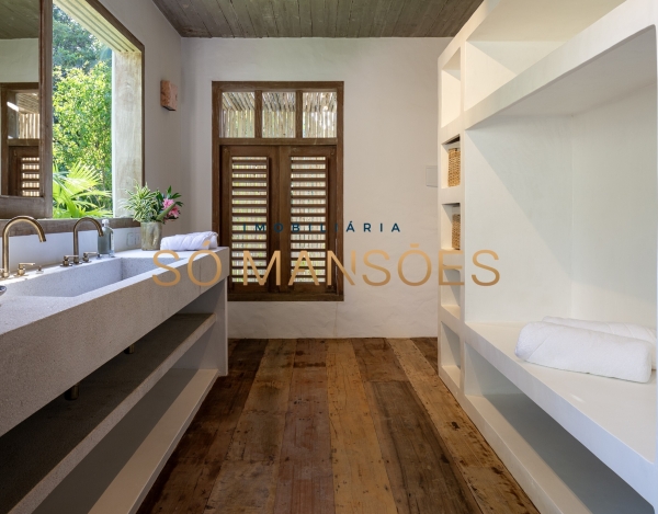 CASA DE 779M² À VENDA NO ALTOS DE TRANCOSO – 6 SUÍTES, MOBILIADA E EM TERRENO DE 2.460M².