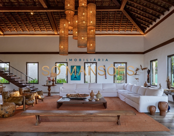 CASA DE 779M² À VENDA NO ALTOS DE TRANCOSO – 6 SUÍTES, MOBILIADA E EM TERRENO DE 2.460M².