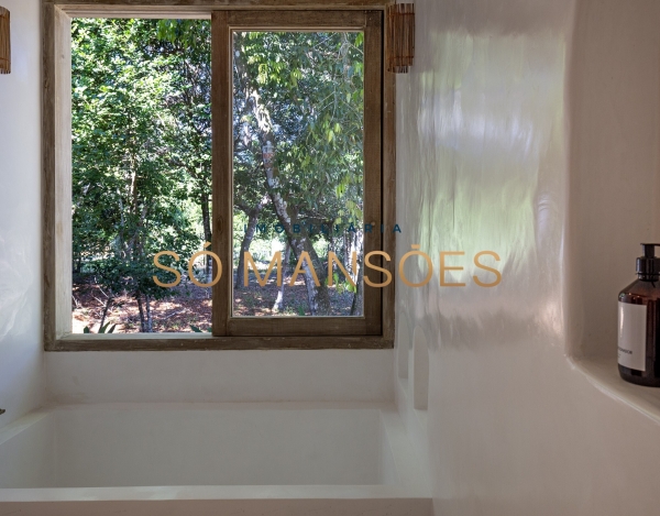 CASA DE 779M² À VENDA NO ALTOS DE TRANCOSO – 6 SUÍTES, MOBILIADA E EM TERRENO DE 2.460M².