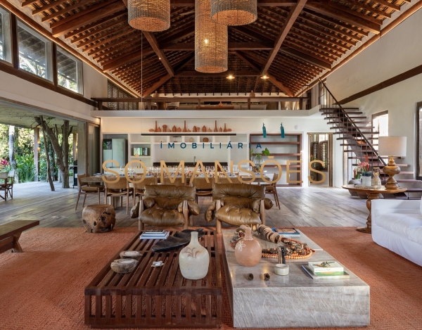 CASA DE 779M² À VENDA NO ALTOS DE TRANCOSO – 6 SUÍTES, MOBILIADA E EM TERRENO DE 2.460M².