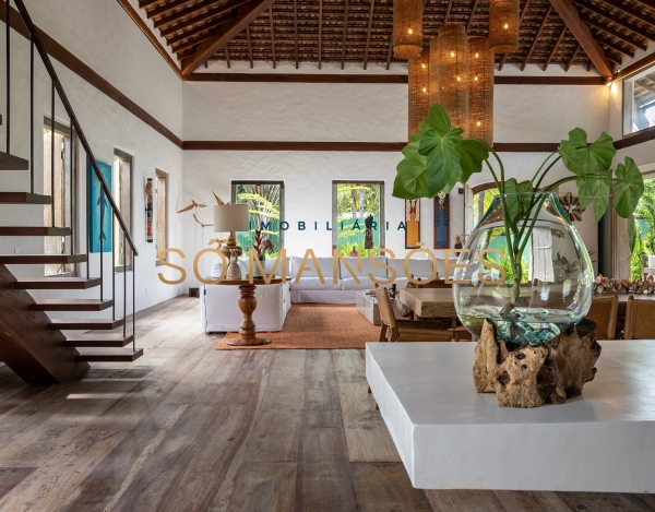 CASA DE 779M² À VENDA NO ALTOS DE TRANCOSO – 6 SUÍTES, MOBILIADA E EM TERRENO DE 2.460M².