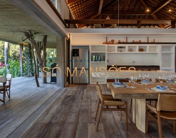 CASA DE 779M² À VENDA NO ALTOS DE TRANCOSO – 6 SUÍTES, MOBILIADA E EM TERRENO DE 2.460M².