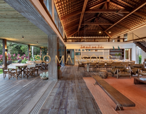 CASA DE 779M² À VENDA NO ALTOS DE TRANCOSO – 6 SUÍTES, MOBILIADA E EM TERRENO DE 2.460M².