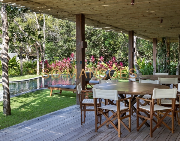 CASA DE 779M² À VENDA NO ALTOS DE TRANCOSO – 6 SUÍTES, MOBILIADA E EM TERRENO DE 2.460M².