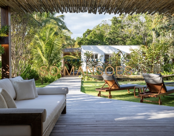 CASA DE 779M² À VENDA NO ALTOS DE TRANCOSO – 6 SUÍTES, MOBILIADA E EM TERRENO DE 2.460M².