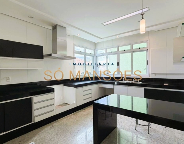 CASA DE 435M² À VENDA NO BELVEDERE.