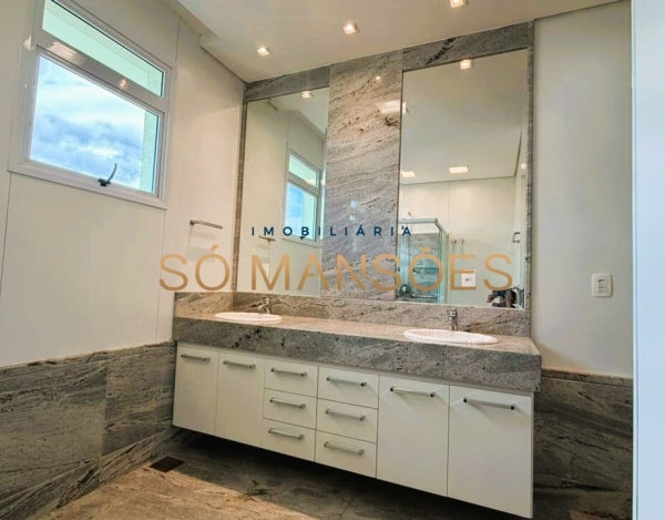 CASA DE 435M² À VENDA NO BELVEDERE.