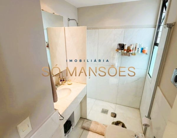 APARTAMENTO DE 226M² À VENDA NO BELVEDERE – ANDAR ALTO, VISTA DEFINITIVA E 4 VAGAS.