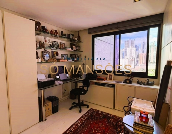 APARTAMENTO DE 226M² À VENDA NO BELVEDERE – ANDAR ALTO, VISTA DEFINITIVA E 4 VAGAS.