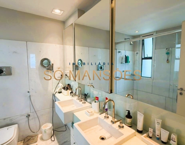 APARTAMENTO DE 226M² À VENDA NO BELVEDERE – ANDAR ALTO, VISTA DEFINITIVA E 4 VAGAS.