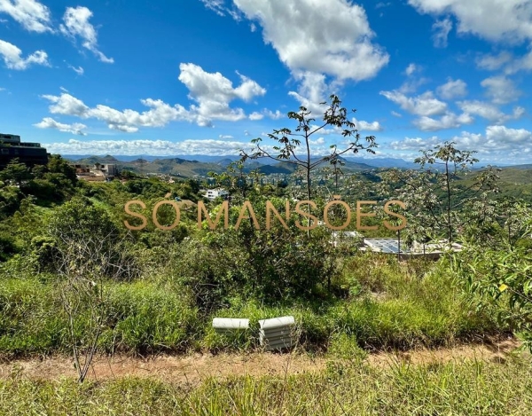 LOTE DE 3.456M² À VENDA NO CONDOMÍNIO RIVIERA – VISTA DEFINITIVA E AMPLA FRENTE.