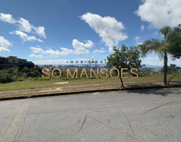 LOTE DE 3.456M² À VENDA NO CONDOMÍNIO RIVIERA – VISTA DEFINITIVA E AMPLA FRENTE.