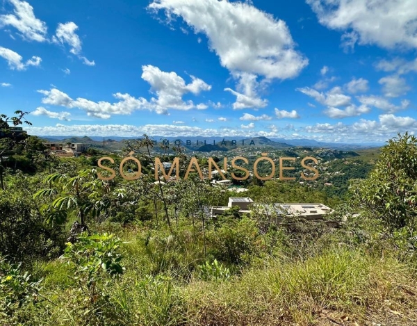 LOTE DE 3.456M² À VENDA NO CONDOMÍNIO RIVIERA – VISTA DEFINITIVA E AMPLA FRENTE.