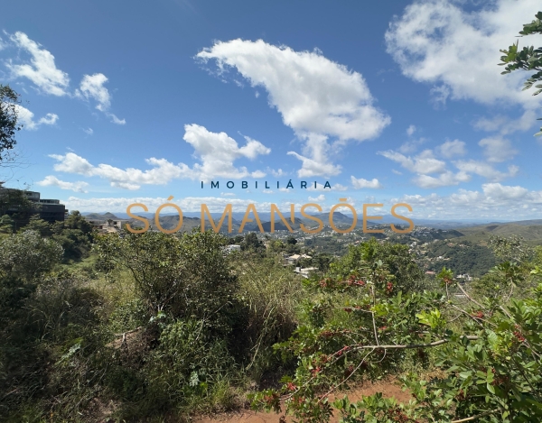 LOTE DE 3.456M² À VENDA NO CONDOMÍNIO RIVIERA – VISTA DEFINITIVA E AMPLA FRENTE.