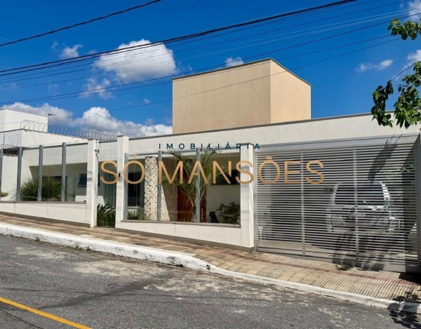 CASA DE 400M² À VENDA NO CONDOMÍNIO VILA SOGNO.