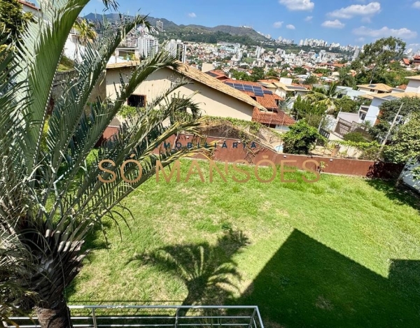CASA DE 432M² EM LOTE DE 900M² À VENDA NO SÃO BENTO.