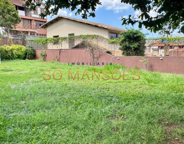 CASA DE 432M² EM LOTE DE 900M² À VENDA NO SÃO BENTO.