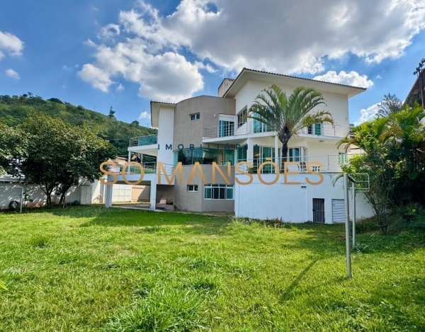 CASA DE 432M² EM LOTE DE 900M² À VENDA NO SÃO BENTO.