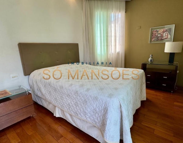 CASA DE 432M² EM LOTE DE 900M² À VENDA NO SÃO BENTO.
